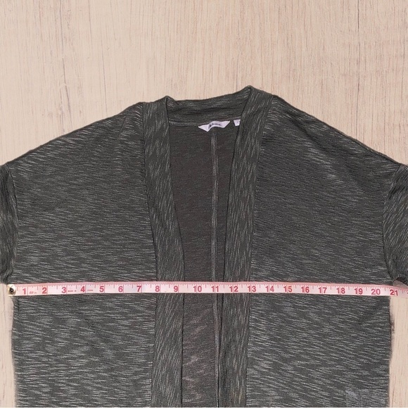 Women's Slub Knit Cropped Cardigan Military Green Size Large 3/4 Length Sleeves - Picture 8 of 9